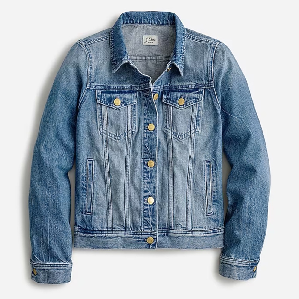 💛 J. Crew Classic denim jacket in Brilliant Day wash 💛
